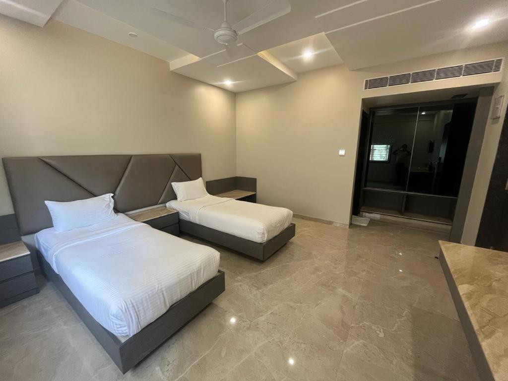 Sun Shine Hotel Bangalore Exterior foto