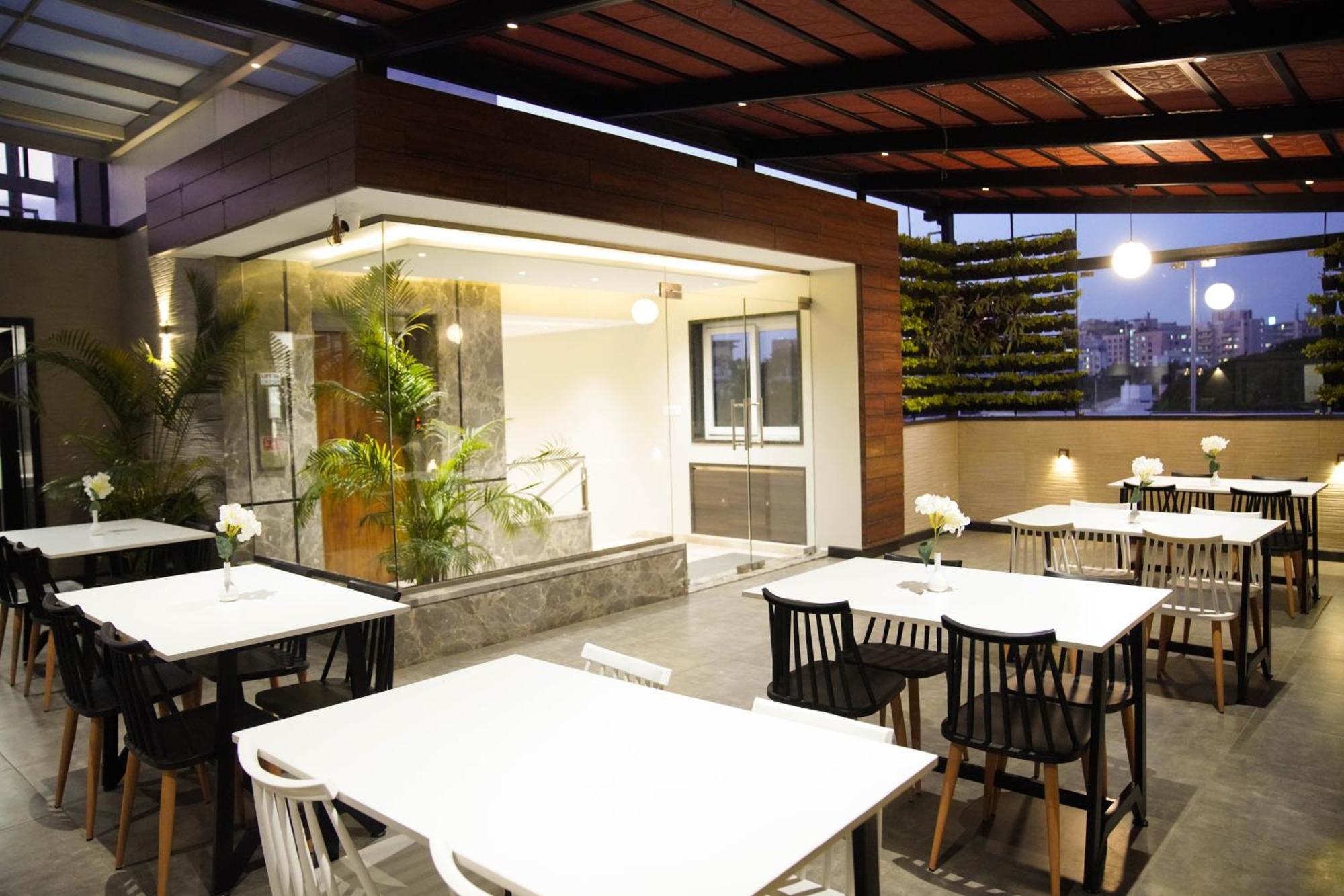 Sun Shine Hotel Bangalore Exterior foto